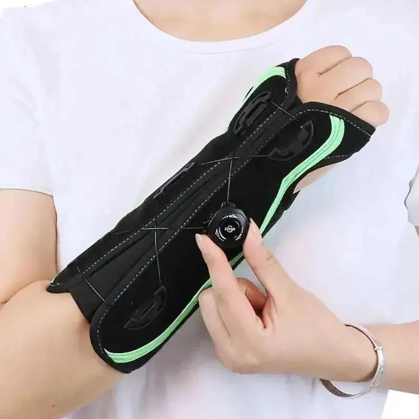 Carpal Tunnel Wrist Brace Sports Safety Gym Accessories Men Arthritis Gloves Osteoarthritis and Woman Soccer Hand